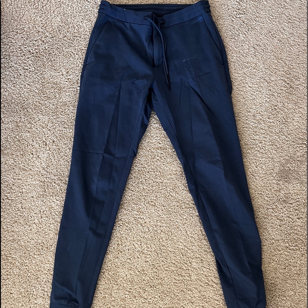 Perry Ellis motion Joggers. - Picture 1 of 2